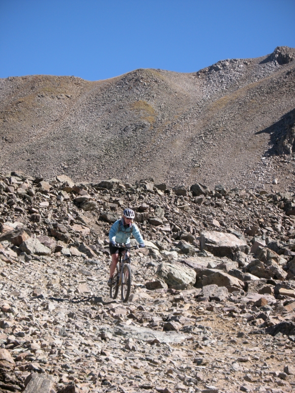 Mountain bike from Crested Butte to Aspen over Pearl Pass